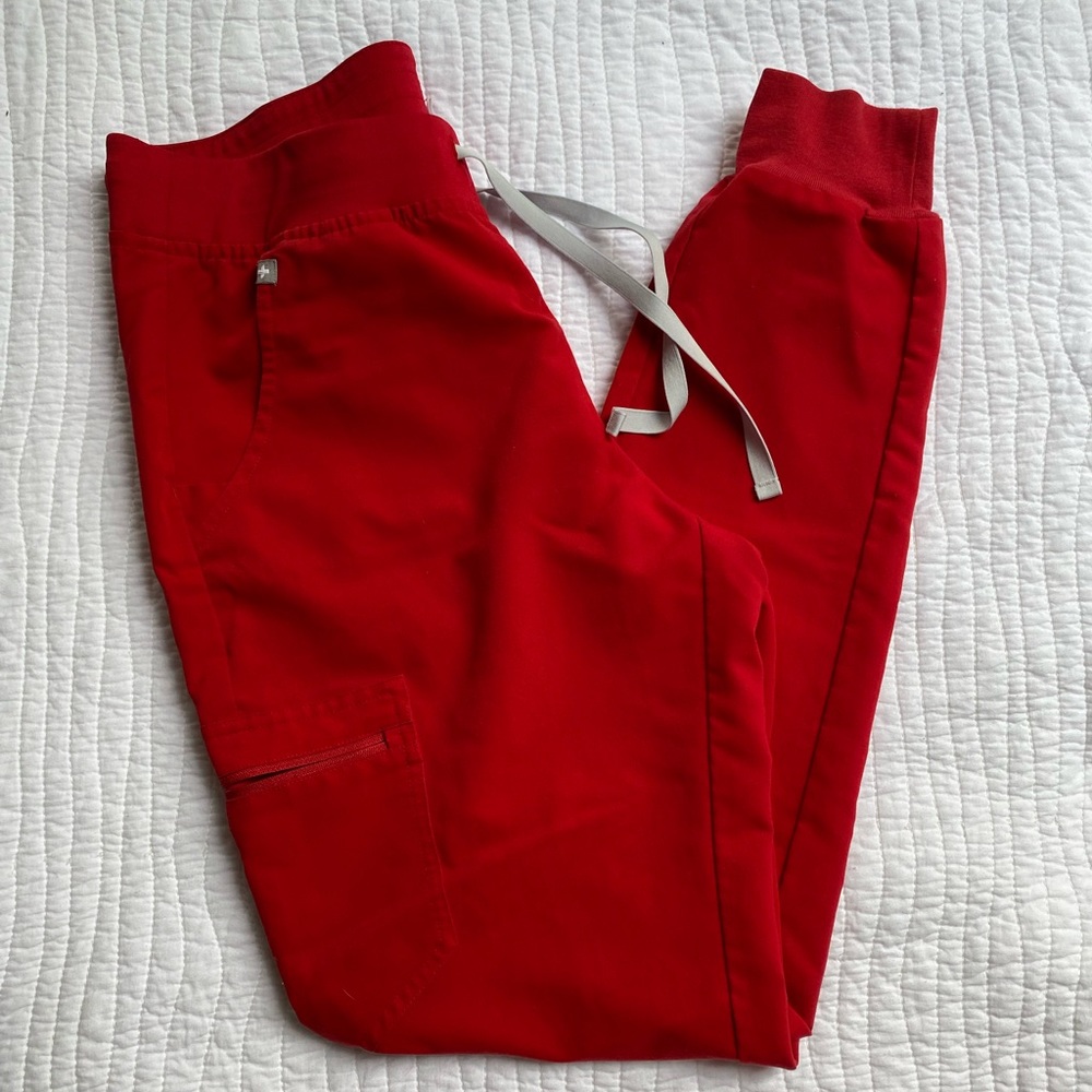 Winning Red Figs (Size M/Tall) Zamora joggers